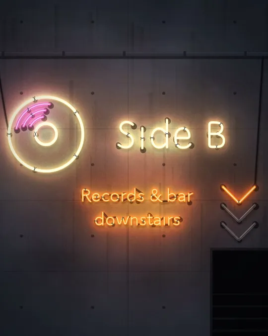 Neon Arrow Sign